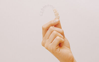Niewidoczne nakładki ortodontyczne Invisalign